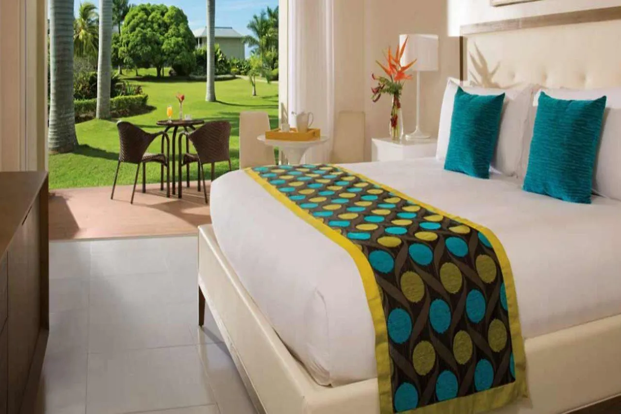 **** Rezort Hotel The Oasis At Sunset Montego Bay Jamajka