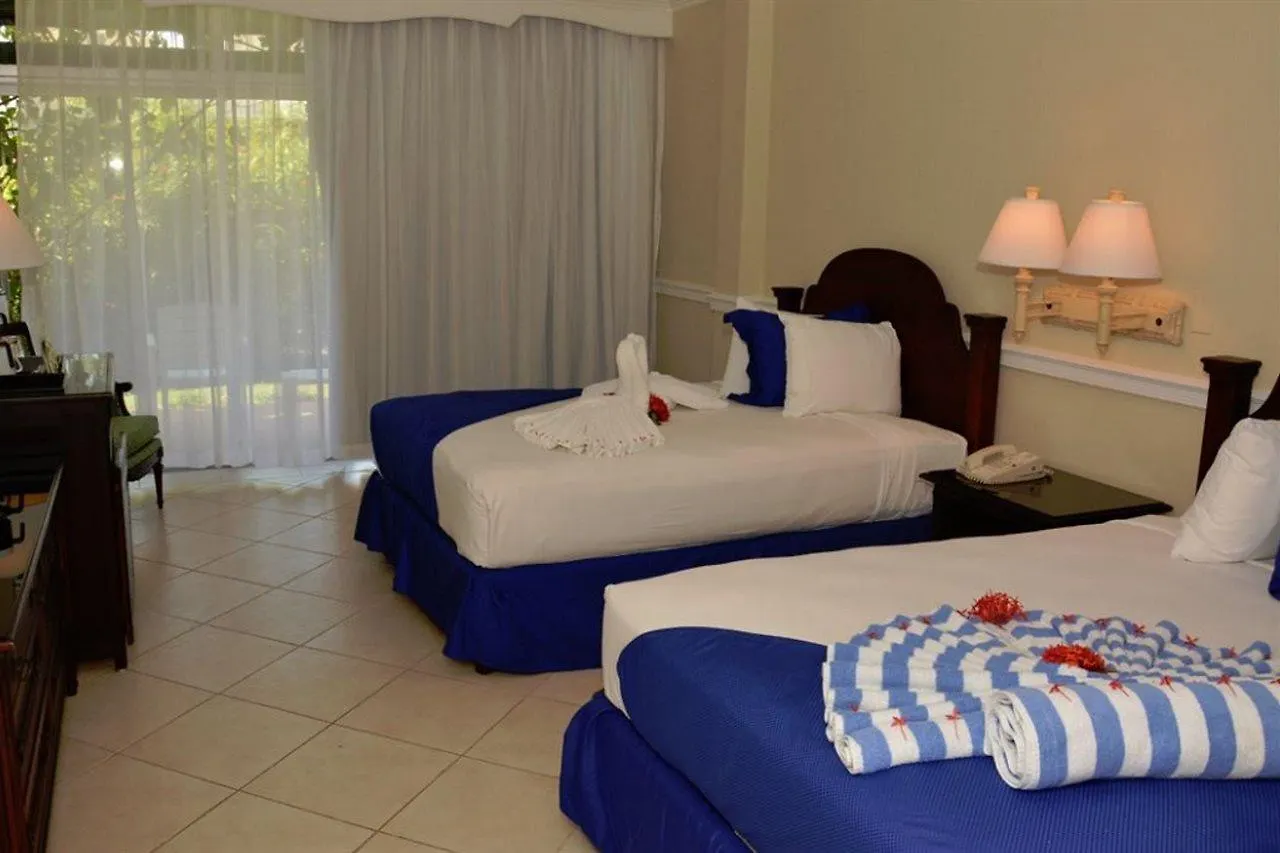 **** Rezort Hotel The Oasis At Sunset Montego Bay Jamajka