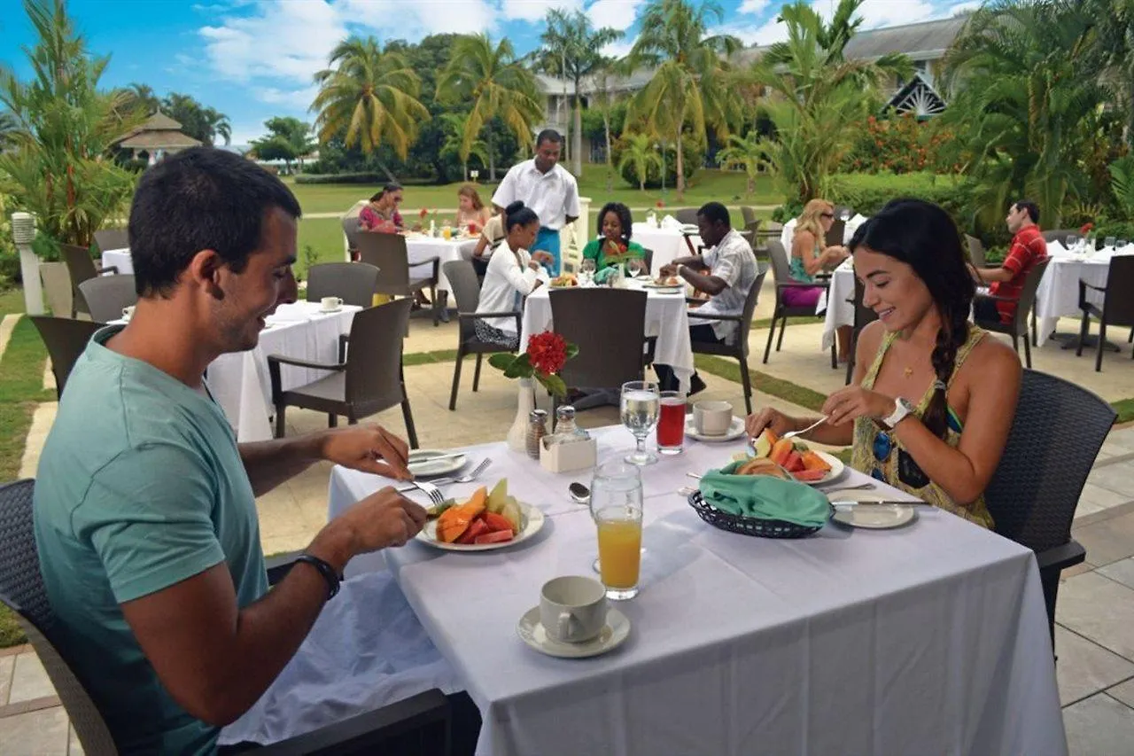 Hotel The Oasis At Sunset Montego Bay