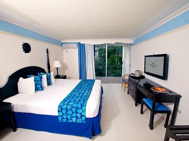 Hotel The Oasis At Sunset Montego Bay 4*,